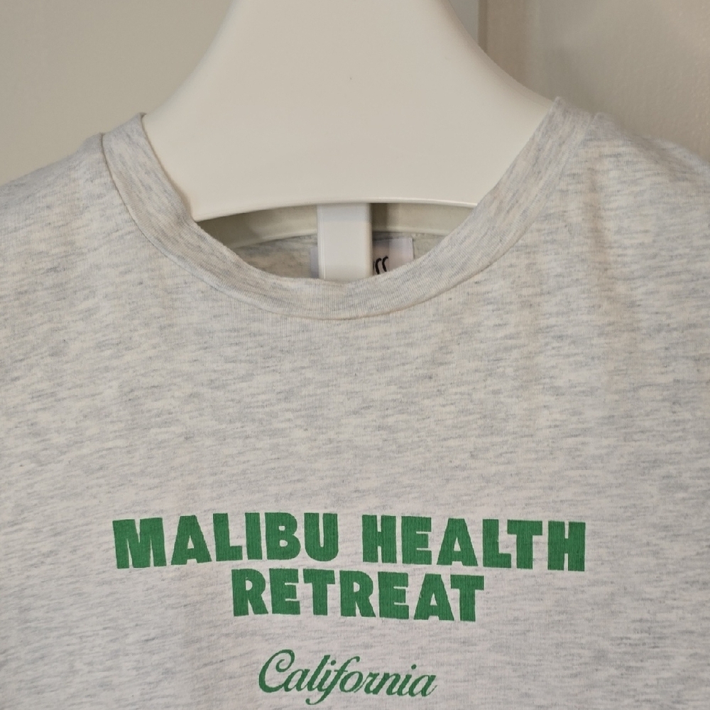 Princess Polly Malibu Healh Retreat Light Grey Graphic Tee Sz 4 Small - Picture 4 of 8